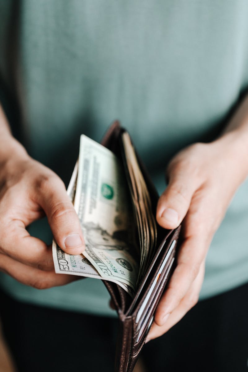 Online vs. Agent: The Best Way to Buy Life Insurance